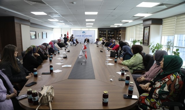 Çubuk&#039;ta belediye çalışanlarına Anneler Günü sürprizi