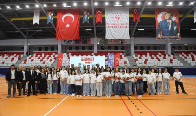 Çubuk&#039;ta öğrencilerden oluşan orkestra yıl sonu konseri verdi