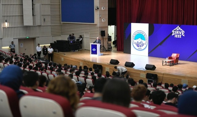 ERÜ&#039;de &quot;Zirve IEEE&quot; etkinliği düzenlendi