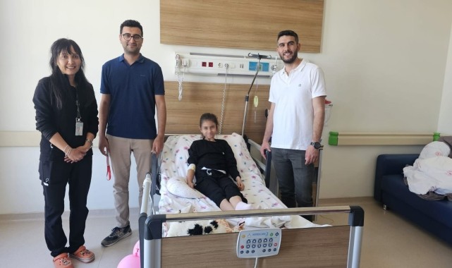 Eskişehir&#039;de 9 yaşındaki çocuğun midesinden saç yumağı çıkarıldı