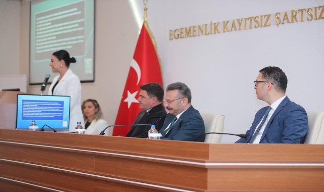 Eskişehir Valisi Aksoy, Ellerim Sesin Olsun Projesi kursiyerlerine sertifika verdi