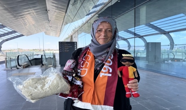 Galatasaraylı kadın çiftçinin ördüğü &quot;Osimhen bebeği&quot; yıldız oyuncuya hediye etme hayali gerçek oluyor