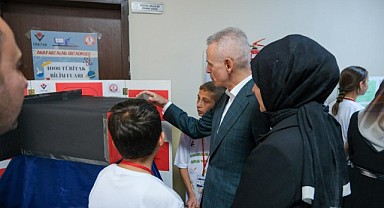 Geleceğin bilim insanları projelerini sergiledi