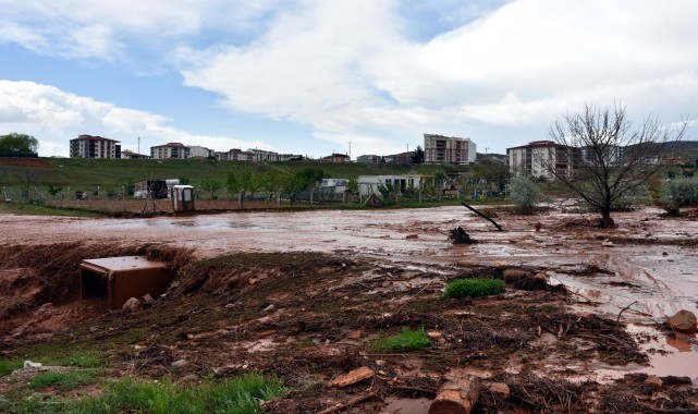 GÜNCELLEME - Kırıkkale&#039;de sağanak nedeniyle dereler taştı, ev ve iş yerlerini su bastı
