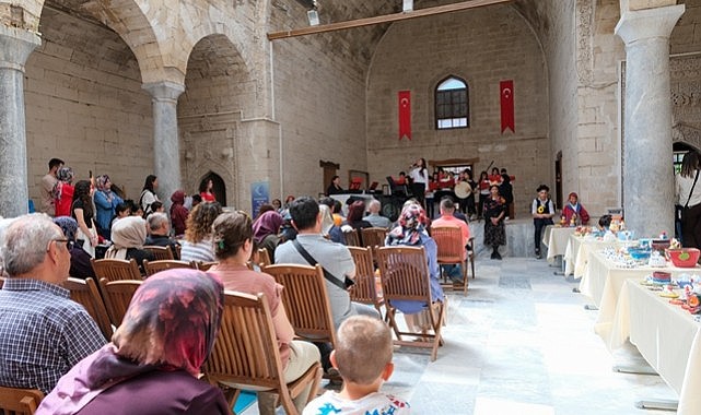 Karaman BİLSEM&#039;den sanatla yoğrulmuş yardım eli