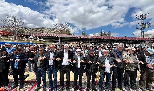 Karaman&#039;da eller semaya yağmur için kalktı