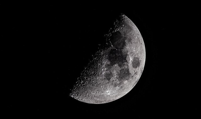 Karaman&#039;da yarım ay görüntülendi