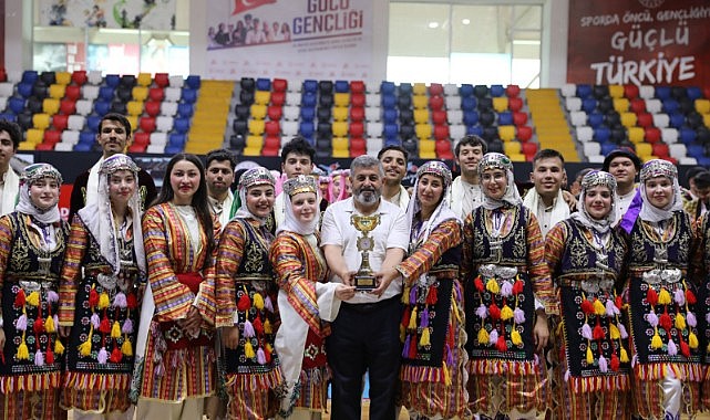Karaman&#039;dan Halk Oyunlarında çifte zafer