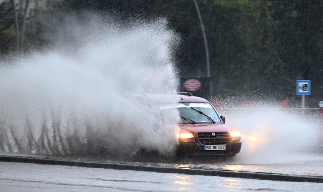 Kayseri&#039;de sağanak etkili oldu