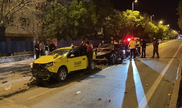 Kayseri&#039;de zincirleme trafik kazasında 5 kişi yaralandı