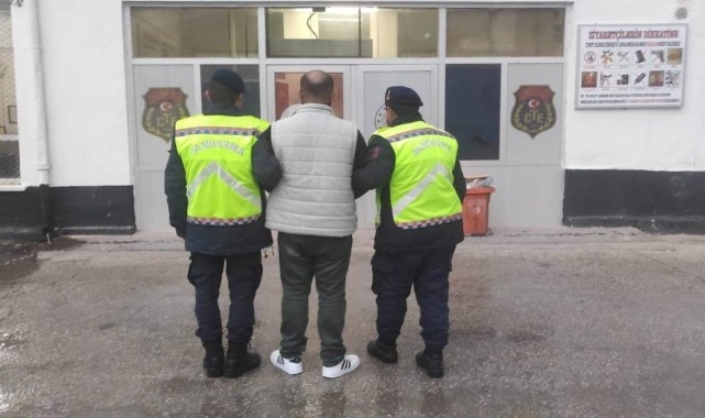 Kırşehir&#039;de 4 yıl kesinleşmiş hapis cezası bulunan firari yakalandı