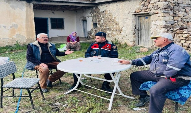 Kırşehir&#039;de jandarma ekipleri, dolandırıcılık olaylarına karşı vatandaşları uyardı