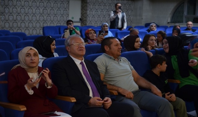 Konya&#039;da görme engelliler konser verdi