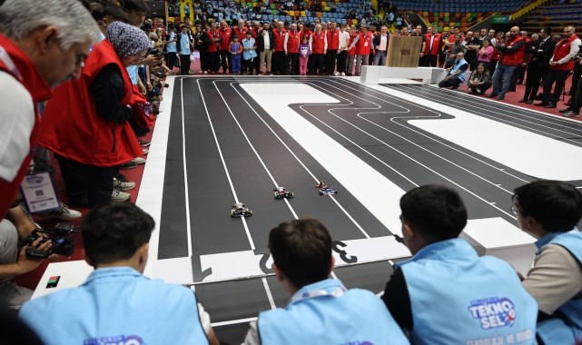 Konya'da TEKNO-SEL 2025 Teknoloji ve Robot Yarışması başladı