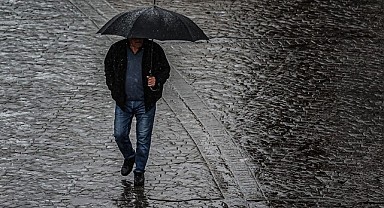 Meteoroloji’den Hafta Sonu Uyarısı! Ülke Genelinde Sağanak Yağmur Yağacak!  