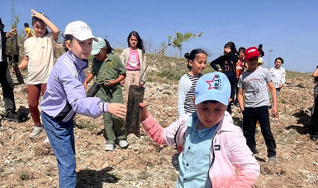 Minik ellerden büyük anlam