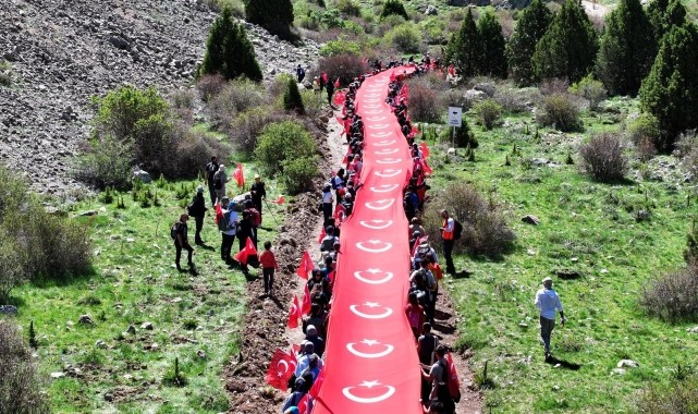 Niğde&#039;de &quot;19 Mayıs&quot; dolayısıyla doğa yürüyüşü düzenlendi