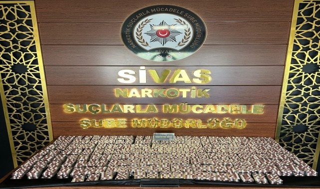 Sivas&#039;ta uyuşturucu operasyonunda 3 zanlı tutuklandı