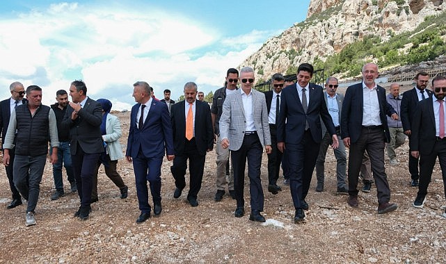 Vali Çiçekli Ermenek&#039;teki hayvan bakımevini inceledi