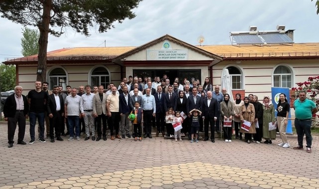 Akıncılar&#039;da YKS&#039;ye girecek öğrenciler kahvaltıda buluştu