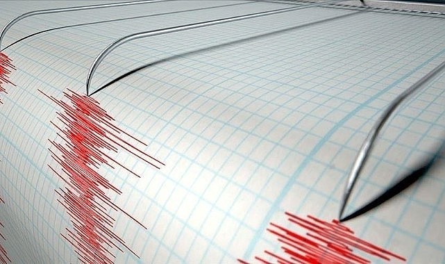 İstanbul&#039;da 3,5 büyüklüğünde deprem! 