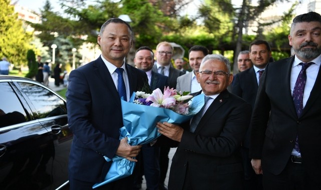 Kırgızistan&#039;ın Ankara Büyükelçisi Kazakbayev&#039;den Büyükkılıç&#039;a ziyaret