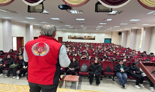 Kırşehir&#039;de emniyet 4 bin 441 öğrenciyi bilgilendirdi