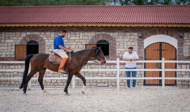 Madde bağımlılığından kurtuldu şimdi gençlere yol gösteriyor