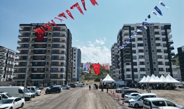 Melikgazi Belediyesi, 9 bloktaki 340 dairenin teslimi ve kura çekimini gerçekleştirdi