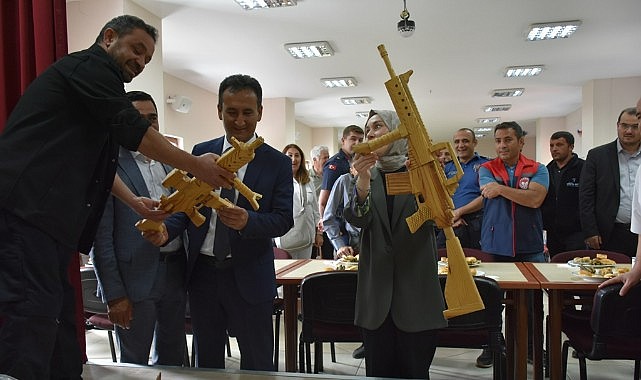 Müdür Çalışkan ilçelere çıkarma yaptı