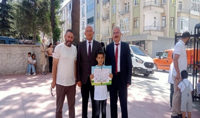 Sorgun&#039;da öğrenciler karne sevinci yaşadı