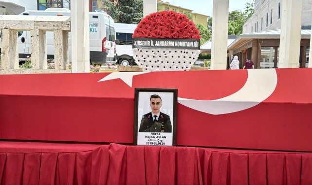 Trafik kazasında hayatını kaybeden uzman çavuşun cenazesi Kırşehir&#039;de defnedildi