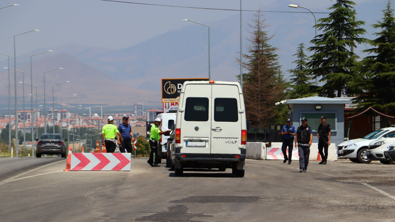 Karaman&#039;da kuş uçurtulmadı