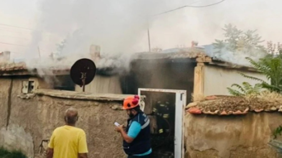 Akşehir’de yanan ev kullanılamaz hale geldi