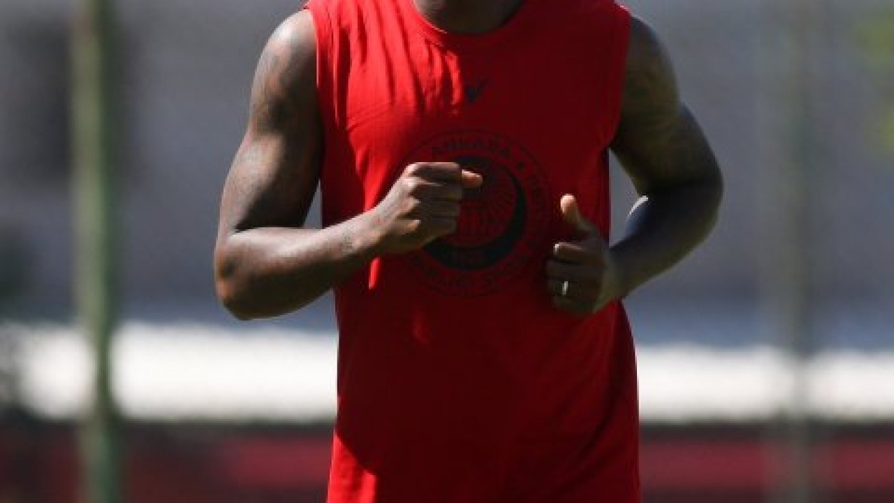 Gençlerbirliği&#039;nde yeni transfer Onyekuru, ilk antrenmanına çıktı