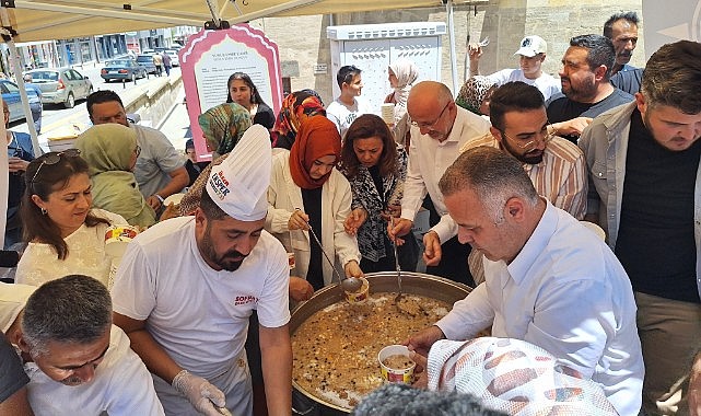 AK Parti&#039;den Aşure ikramı