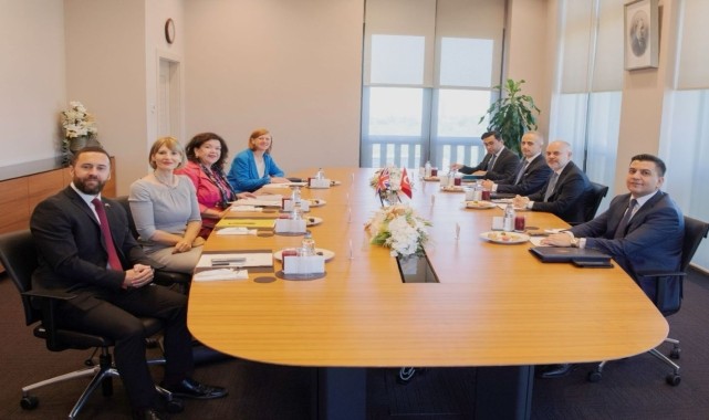 Cumhurbaşkanı Başdanışmanı Kılıç, Birleşik Krallık Balkanlar Özel Temsilcisi Pierce ile görüştü