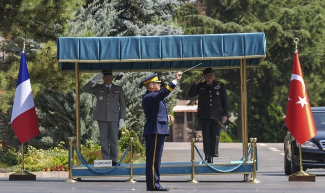Genelkurmay Başkanı Orgeneral Gürak, Fransız mevkidaşı Orgeneral Burkhard ile görüştü