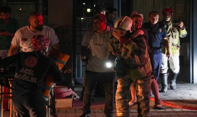 GÜNCELLEME - Başkentte 26 katlı binada çıkan yangında 1&#039;i bebek 3 kişi öldü