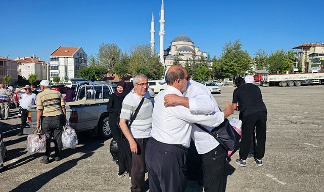 Karamanlı hacılar yurda döndü