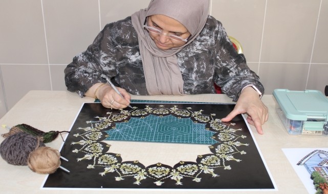 Niğde&#039;de kadınlar, katıldıkları el sanatları kurslarında sosyalleşiyor