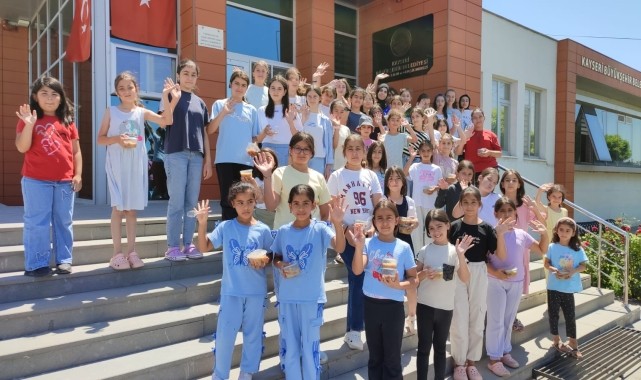 Sarıoğlan&#039;da 5 bin kişiye aşure ikram edildi