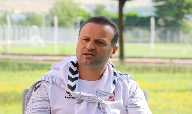 Sivasspor Teknik Direktör Osman Zeki Korkmaz&#039;dan yeni sezon açıklaması: