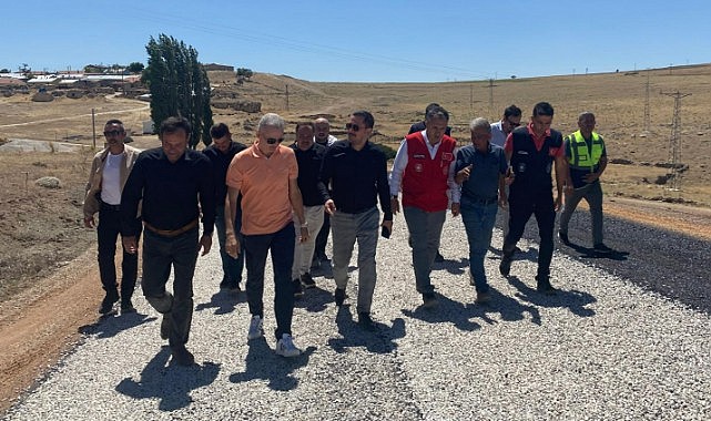 Vali Çiçekli sahada