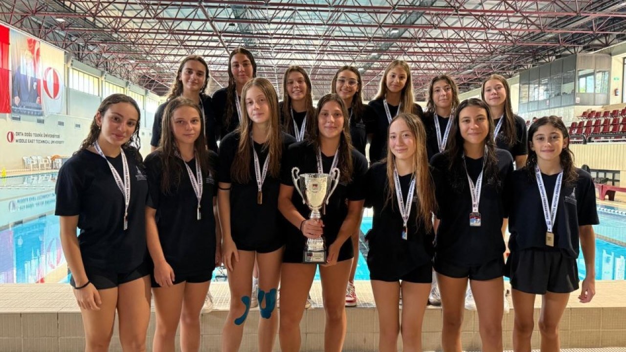 İzmir Büyükşehir Belediyespor, 16 Yaş Altı Kızlar Sutopu Ligi&#039;nde şampiyon oldu