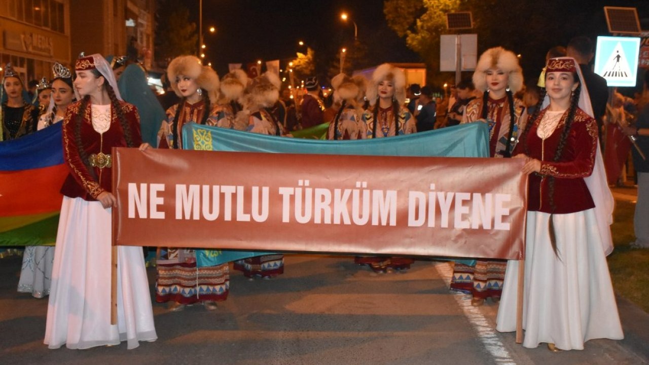 Karaman&#039;da 7. Uluslararası Türk Dünyası Şöleni çerçevesinde yürüyüş düzenlendi