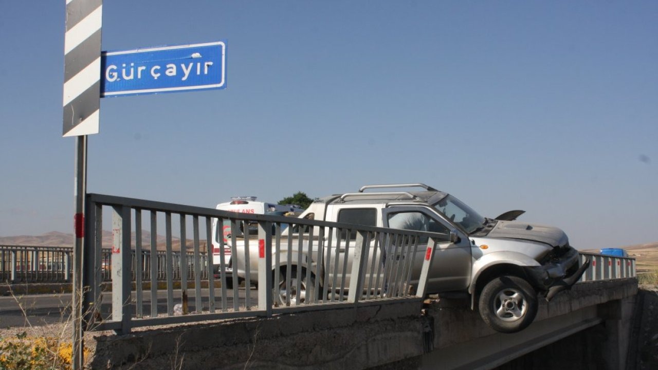 Sivas&#039;ta iki ayrı trafik kazasında 9 kişi yaralandı