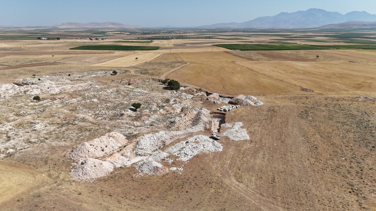 Taş ustaları ilçelerinin simgesi &quot;kasaba taşı&quot;nın unutulmaması için çalışıyor