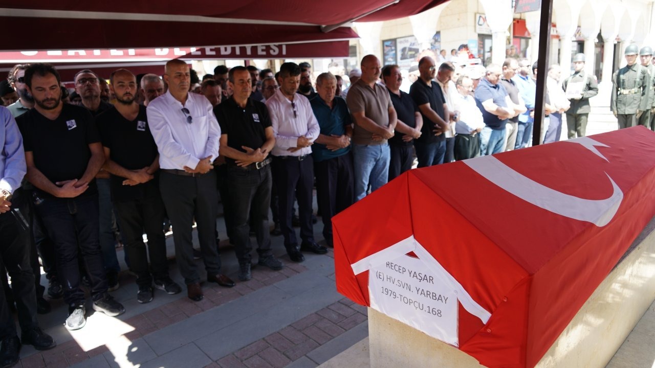 Emekli Topçu Yarbay Recep Yaşar Polatlı&#039;da son yolculuğuna uğurlandı
