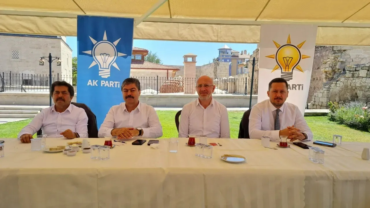 AK Parti Karaman&#039;da STK&#039;larla buluştu